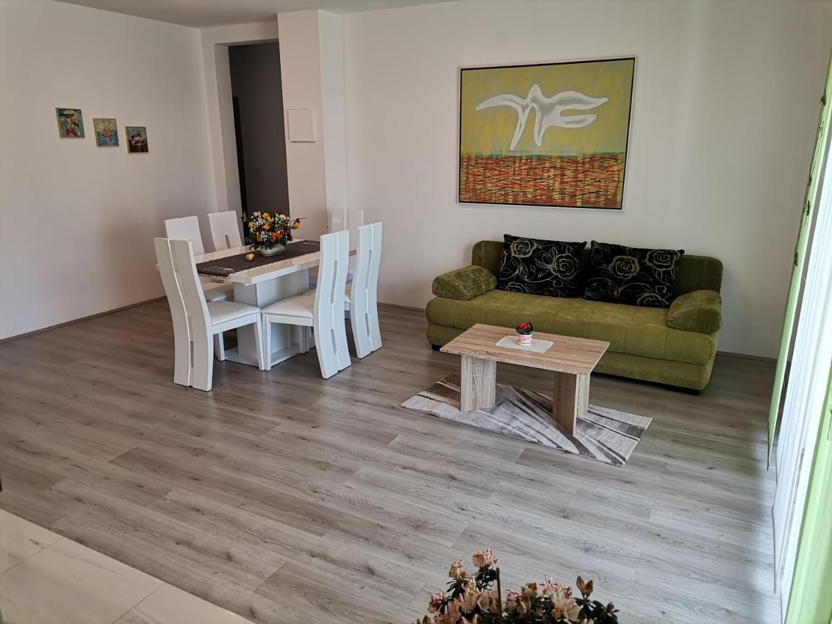 Apartment Drosanjica Zara Esterno foto