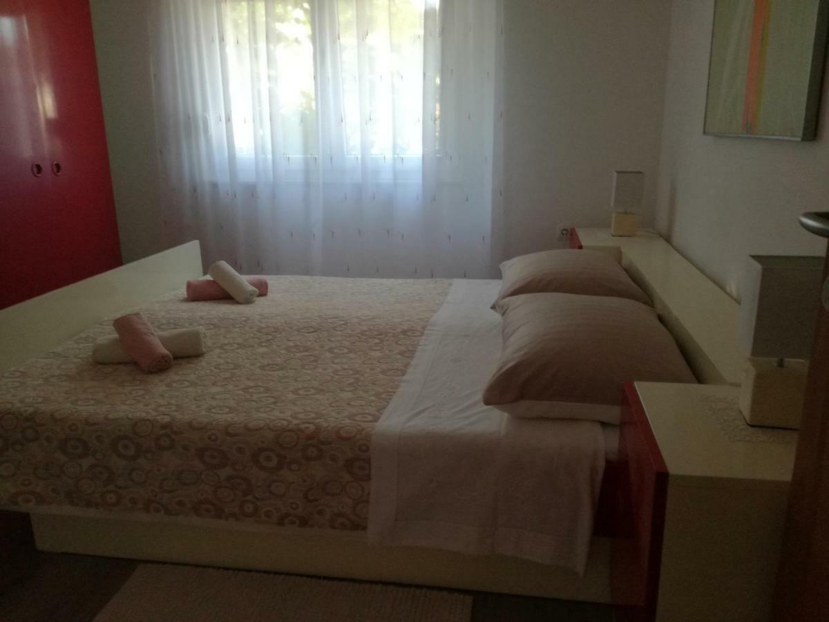 Apartment Drosanjica Zara Esterno foto