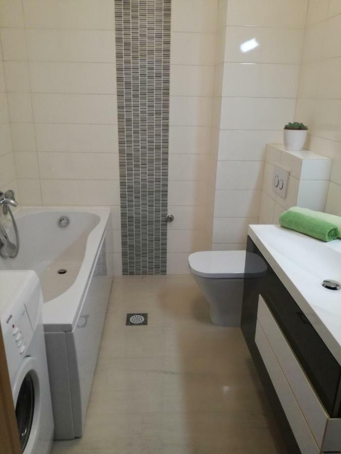Apartment Drosanjica Zara Esterno foto