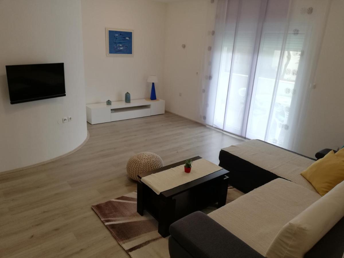 Apartment Drosanjica Zara Esterno foto