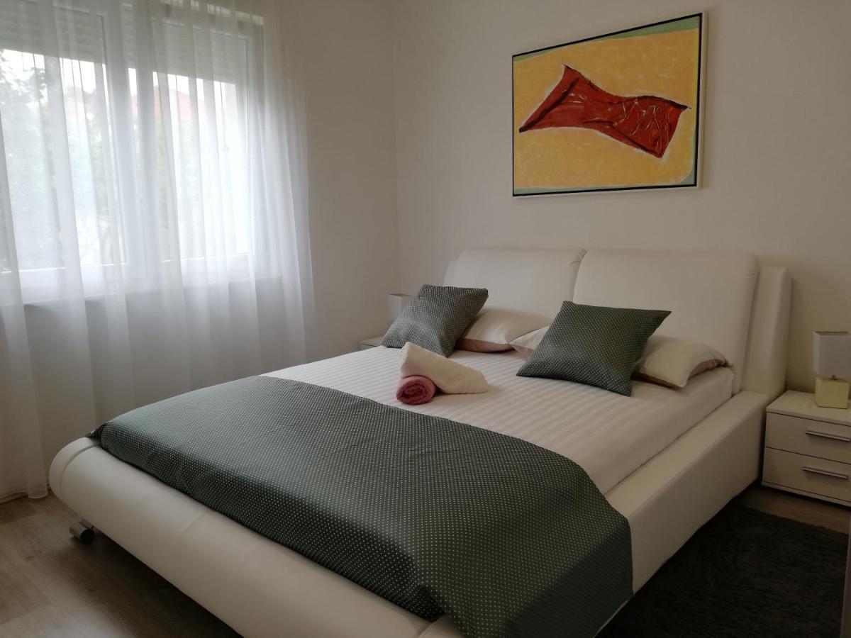 Apartment Drosanjica Zara Esterno foto